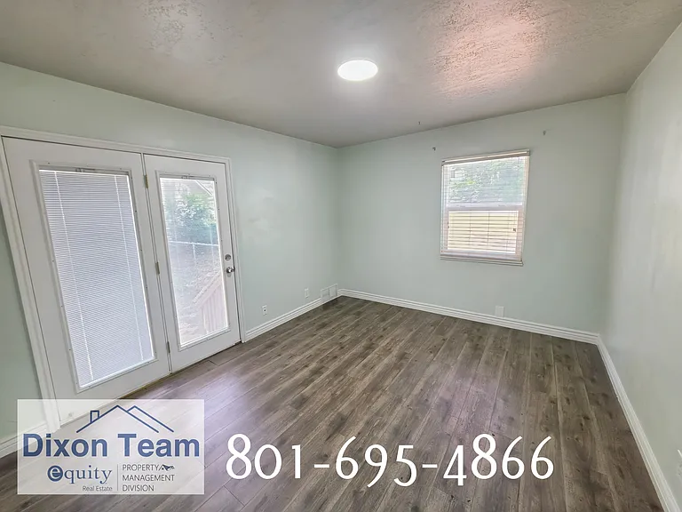 1284 E 22nd St — Photo 11