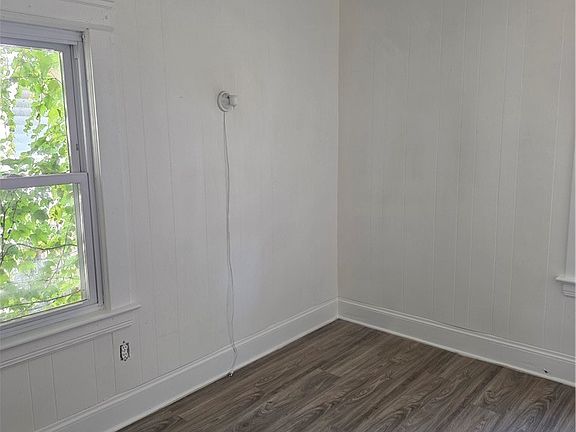 4th image of 3235 W 88th St