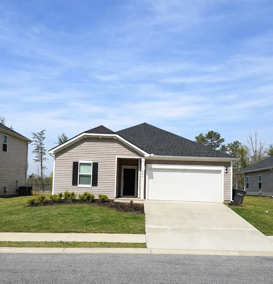 Beautiful ranch style home. - 104 Madera Ct