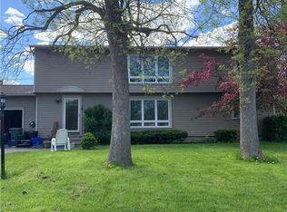 6439 Wells Dr, East Syracuse, NY 13057