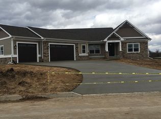 10542 Prairie View Ct, Freeland, MI 48623