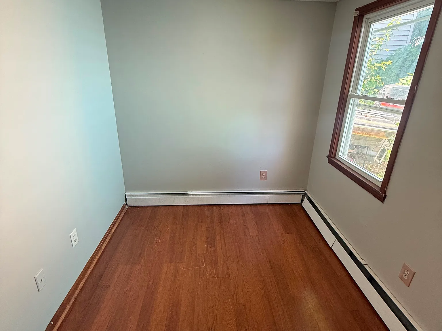 2 bed, 900 sqft, $1,350 — Photo 2