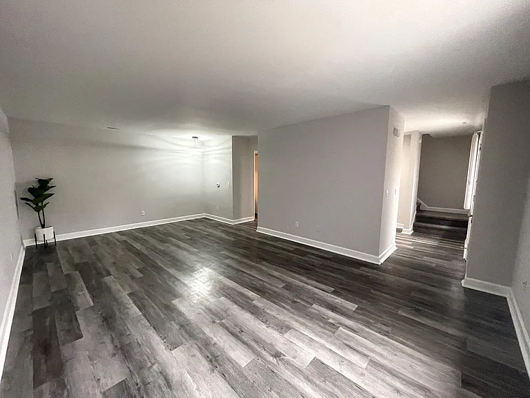 Candlelite Apartments — Photo 23