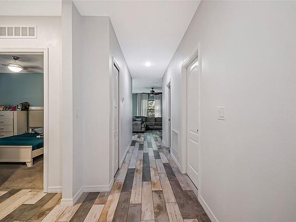 4th image of 328 HIBISCUS DRIVE