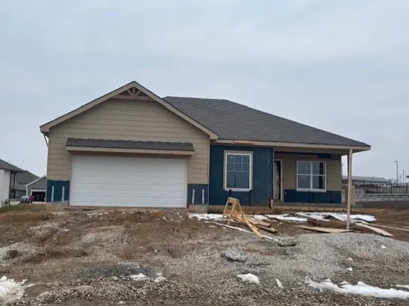 15750 Whitney Ct, Basehor, KS 66007