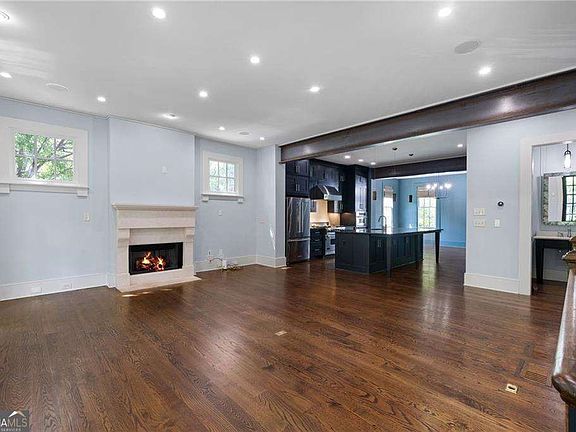 2nd image of 890 Glenwood Park Dr SE