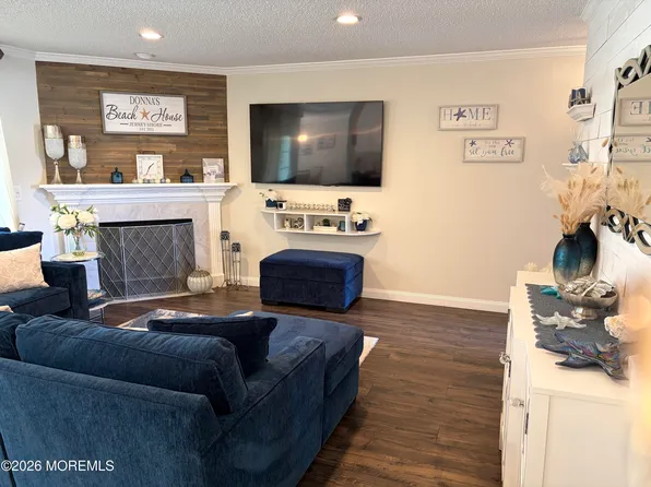 2111 Waters Edge Dr #2111, Toms River, NJ 08753