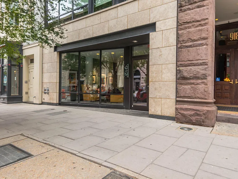 Front entrance to 912 F St. NW