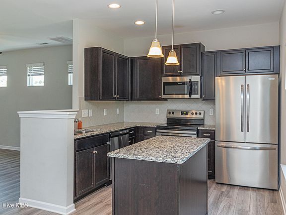 4th image of 222 Timberline Oak Drive