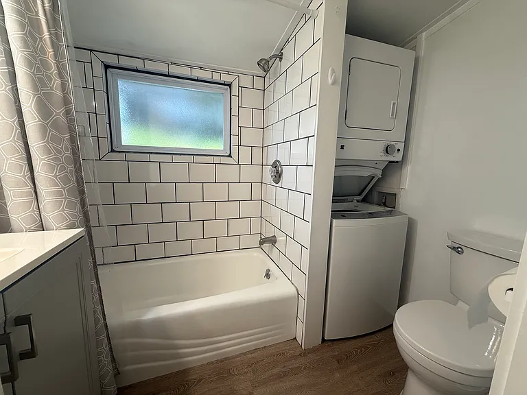 1401 Newton St #1 — Photo 8