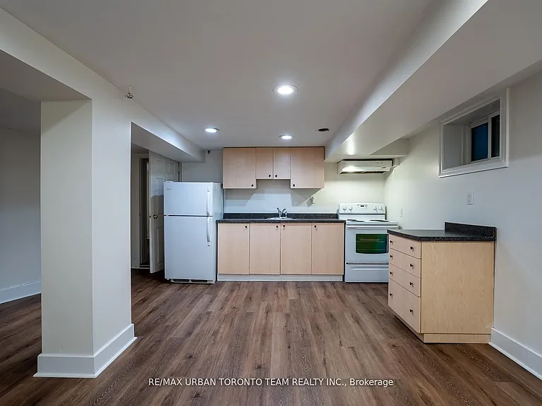 1277 Broadview Ave #LOWER — Photo 5