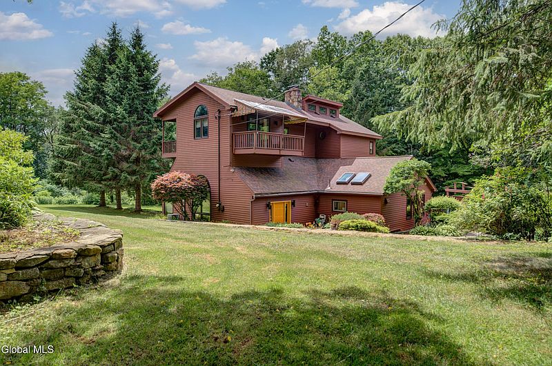 3rd image of 118 Soule Road