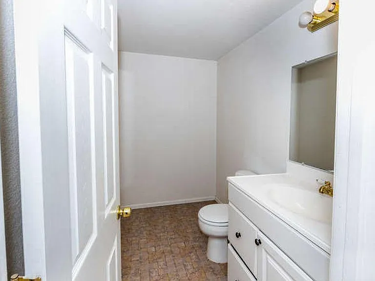 375 Aurora Way — Photo 8