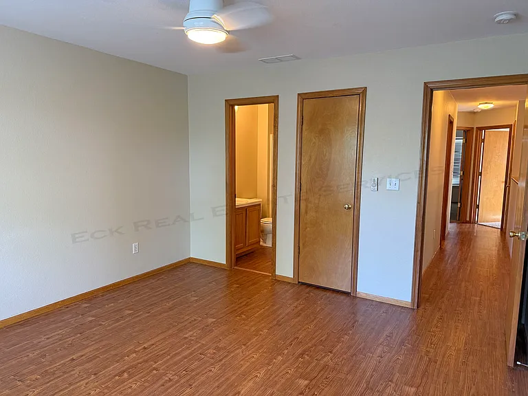 2759 Grand Cir — Photo 10