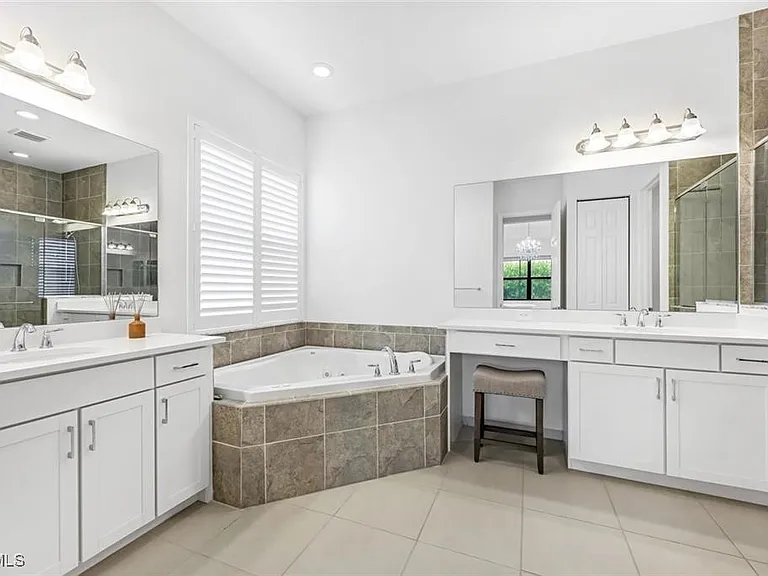 11502 Meadowrun Cir — Photo 16