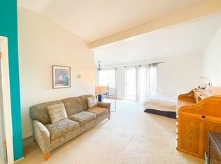 6504 35th Ave NE APT 9, Seattle, WA 98115