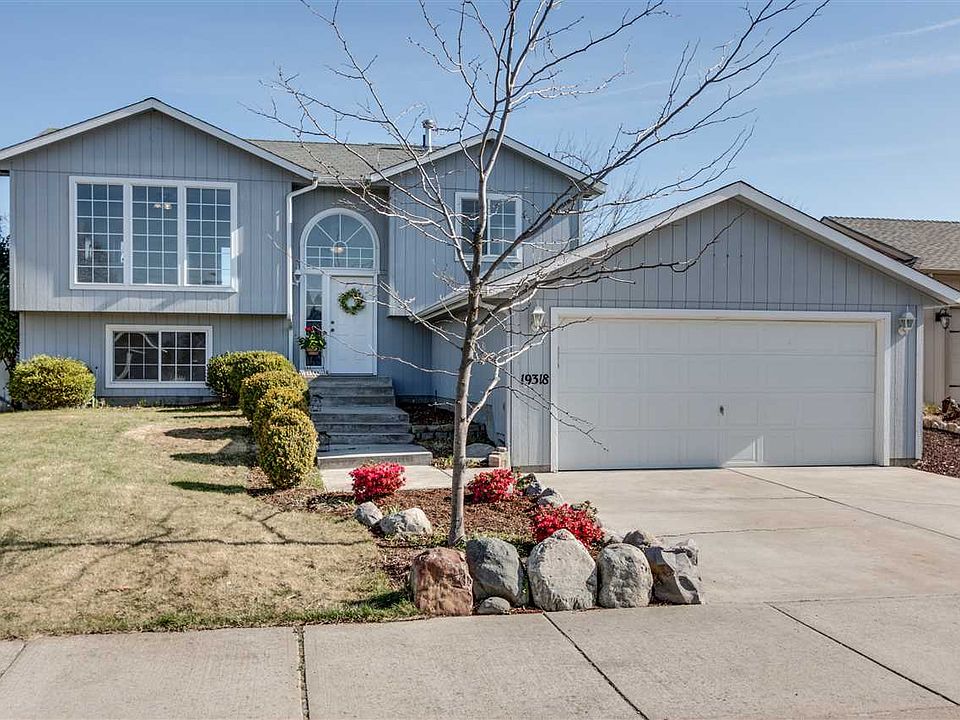 1st image of 19318 E Riverwalk Ln