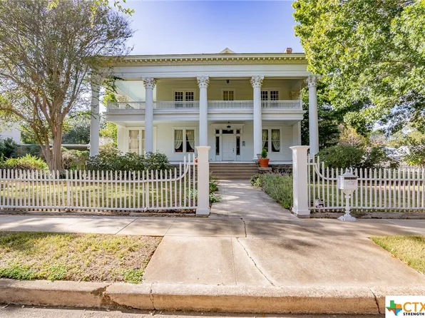 403 N Glass St, Victoria, TX 77901