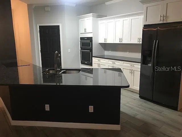 3 bed, 2.0 bath, 1903 sqft, $2,400 — Photo 4