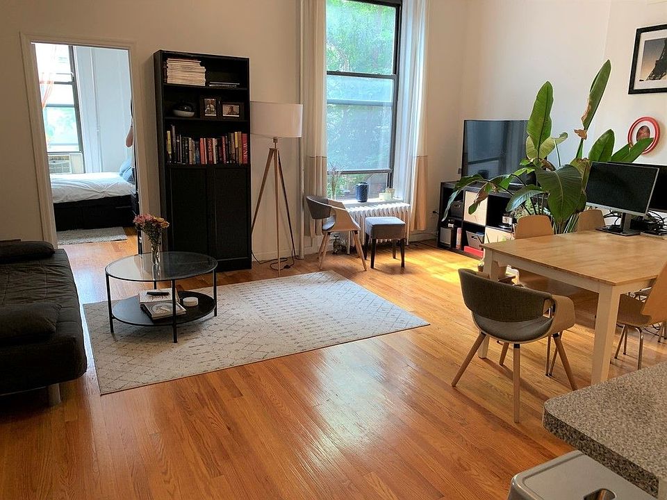 1st image of 150 W 73rd St APT 7