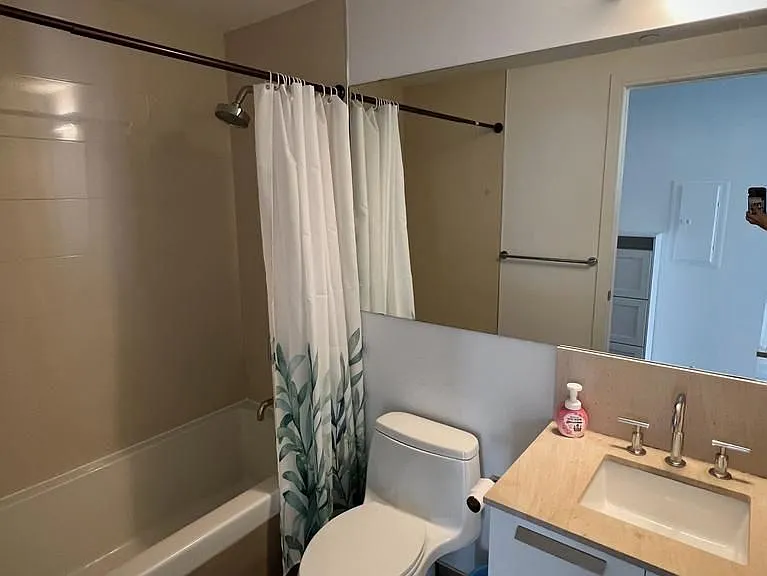 50 Charles St E #2803 — Photo 7