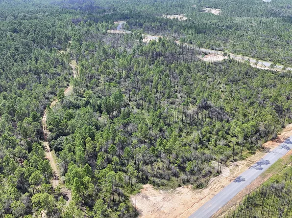 4 Whitfield Dr, Kiln, MS 39556