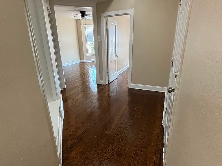 702 E 50th Pl #302 — Photo 8