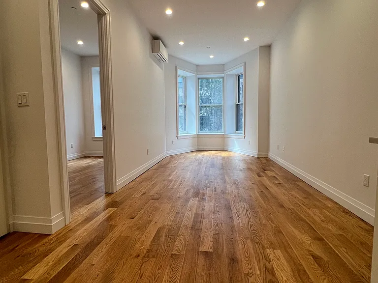 315 W 103rd St #3 — Photo 4