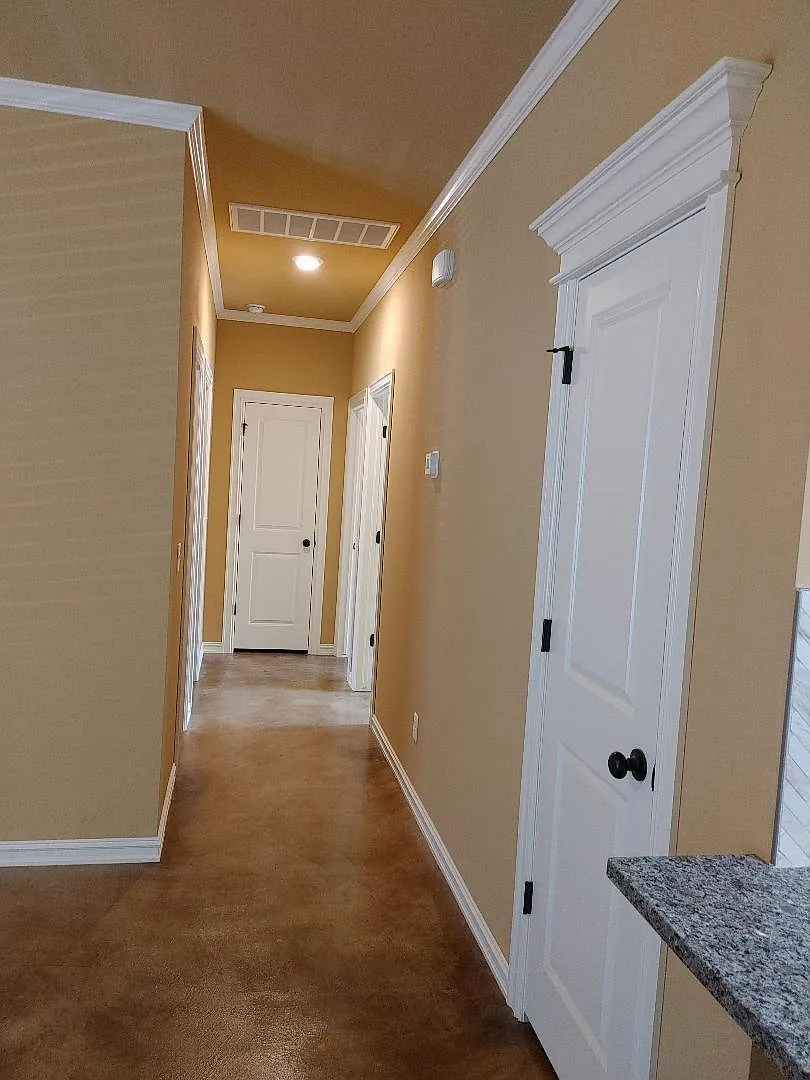 3 bed, 1500 sqft, $1,600 — Photo 2