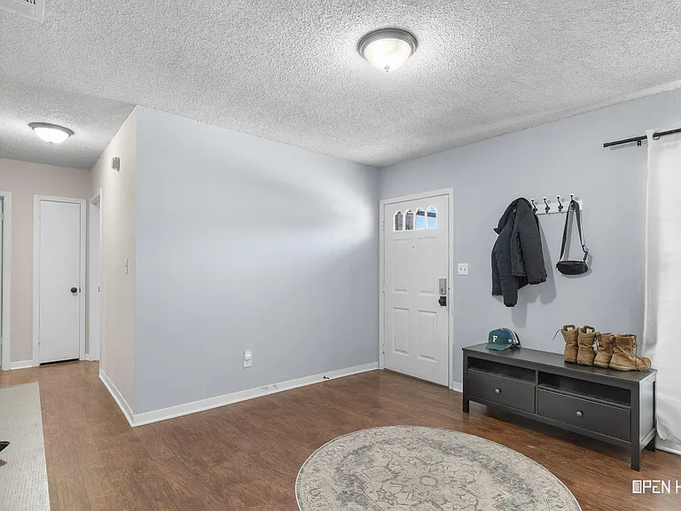 2810 Fleming Rd — Photo 3