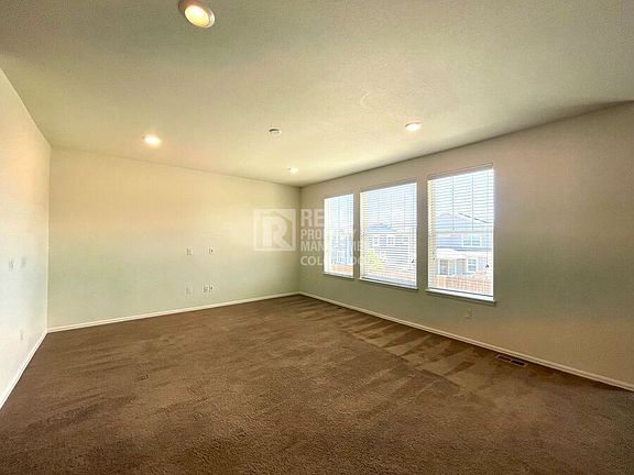 3rd image of 15098 Chicago St