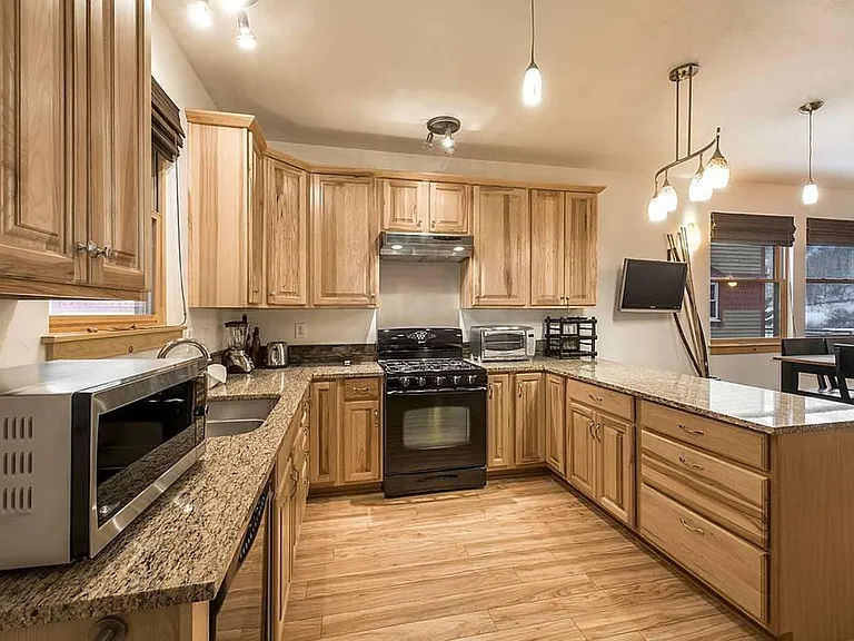 Gas range and all modern appliances