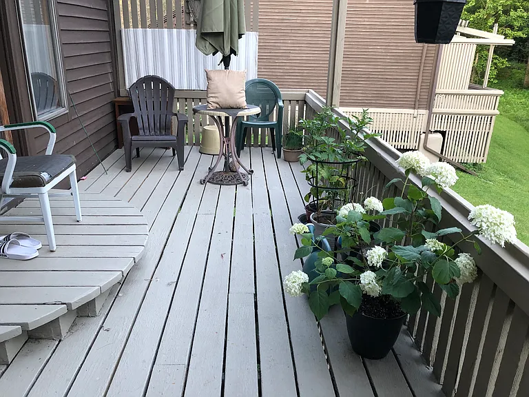 81 Lois Ln — Photo 5