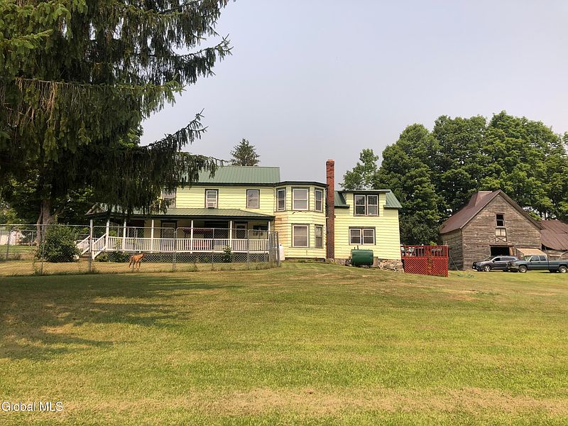 2nd image of 2634 Center Road