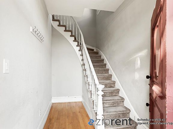 4th image of 142 N 15th St APT B
