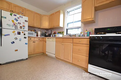 7 Sparhawk St Photo 1