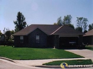 3390 W Vincent Dr, Springfield, MO 65810