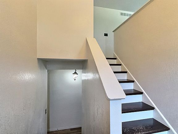 2nd image of 1133 Eastview Ct