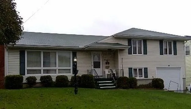 300 E Washington Ave photo 1