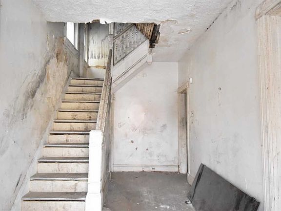 3rd image of 1711 Kinney Ave