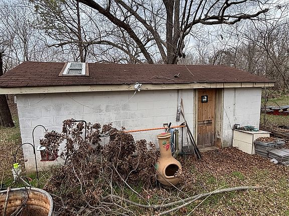 4th image of 1114 N Cleveland Ave W