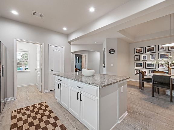 5th image of 3724 Brean Down Rd