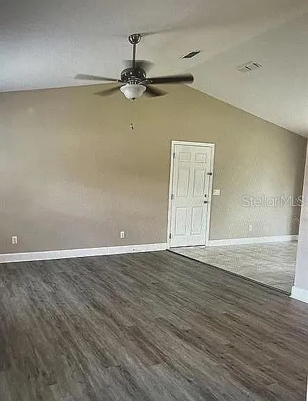 96 Redwood Rd — Photo 4