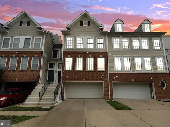 9885 Dochart Sound Ln, Bristow, VA 20136