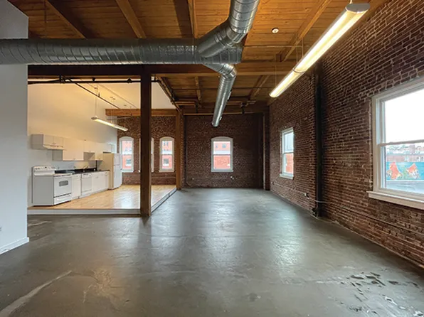 90 Lafayette St APT 206, Salem, MA 01970