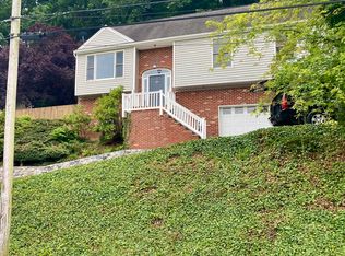 5348 Cave Spring Ln, Roanoke, VA 24018