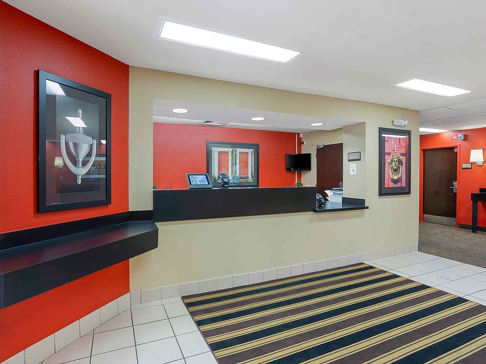 Lobby and Guest Check-in