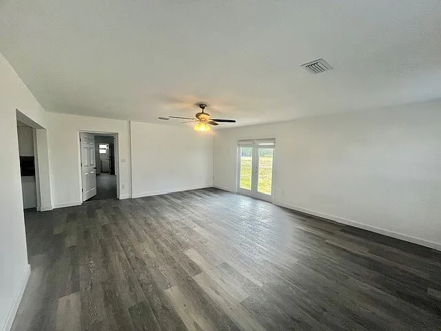 705 E Virginia Ave — Photo 5