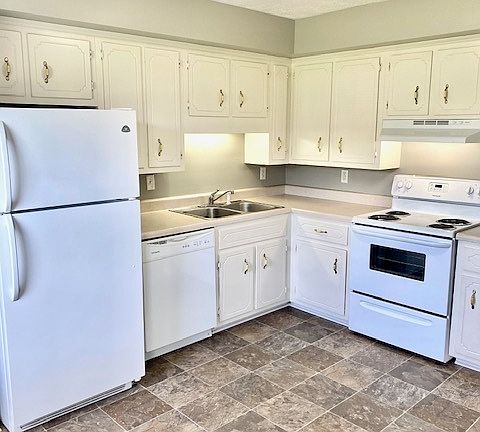 5th image of 275 Northridge Dr APT D
