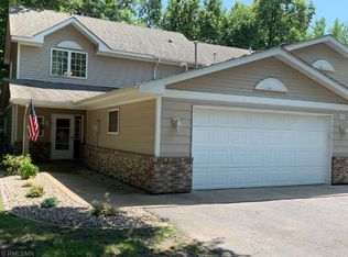31 Pleasant View Trl, North Mankato, MN 56003